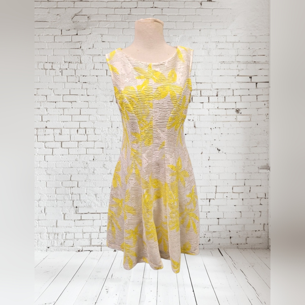 Studio One Textured Yellow Floral Sleeveless Dress Lined Zip Back Tailored Fit